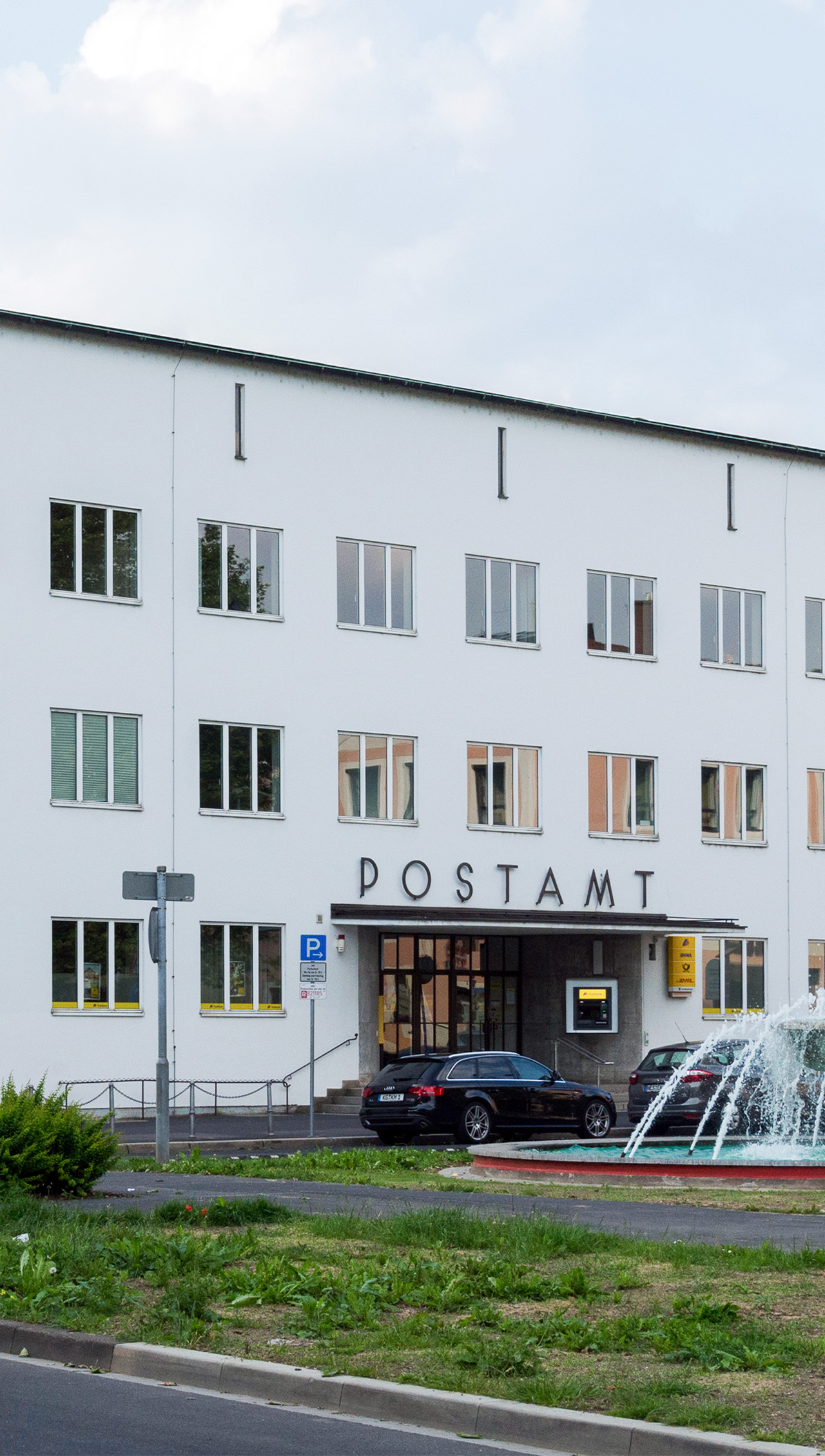 Das alte Postamt Gebäude frontal fotografiert | Bad Kissingen